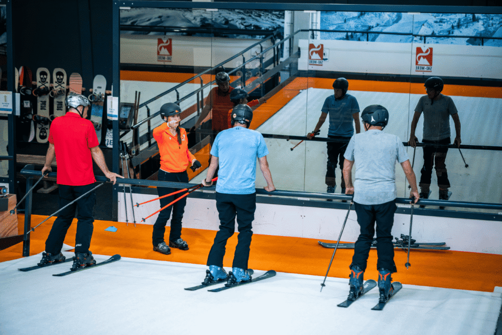 Skischool-voor-kinderen-op- indoor-rolpiste-Almere.jpg.
