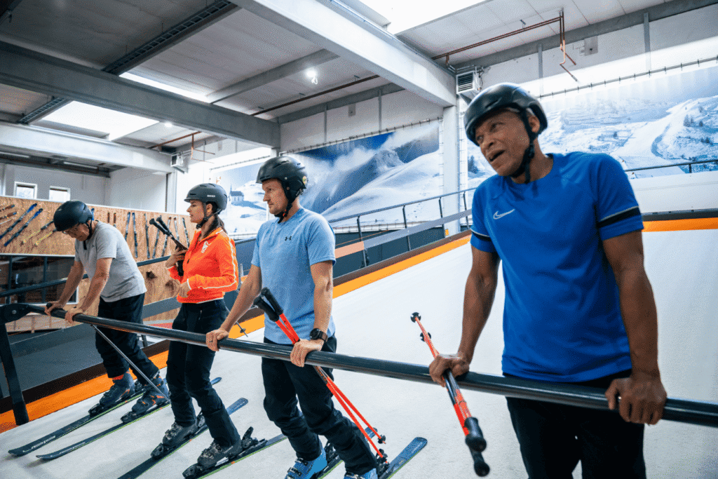 Skis-rolpiste-instructeurs-skiën-innovatieve-ski-ervaring, indoor-piste, Almere, skiles, winter-sport.
